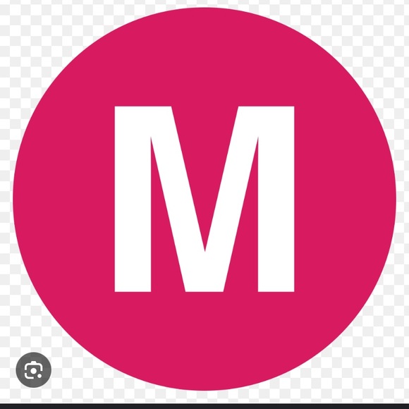 Meet your Posher, Mia - Picture 1 of 1